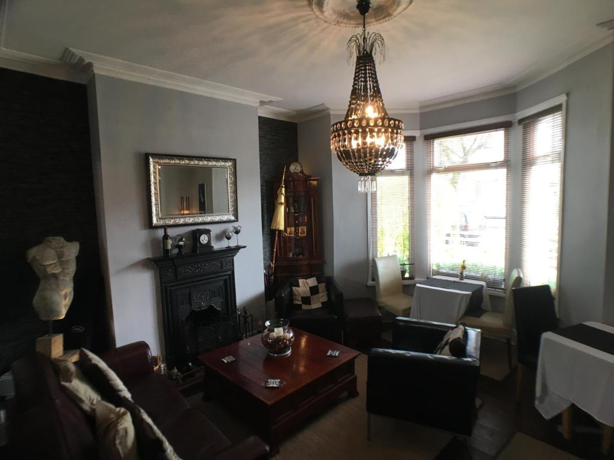 Ty Rosa Rooms Cardiff Esterno foto