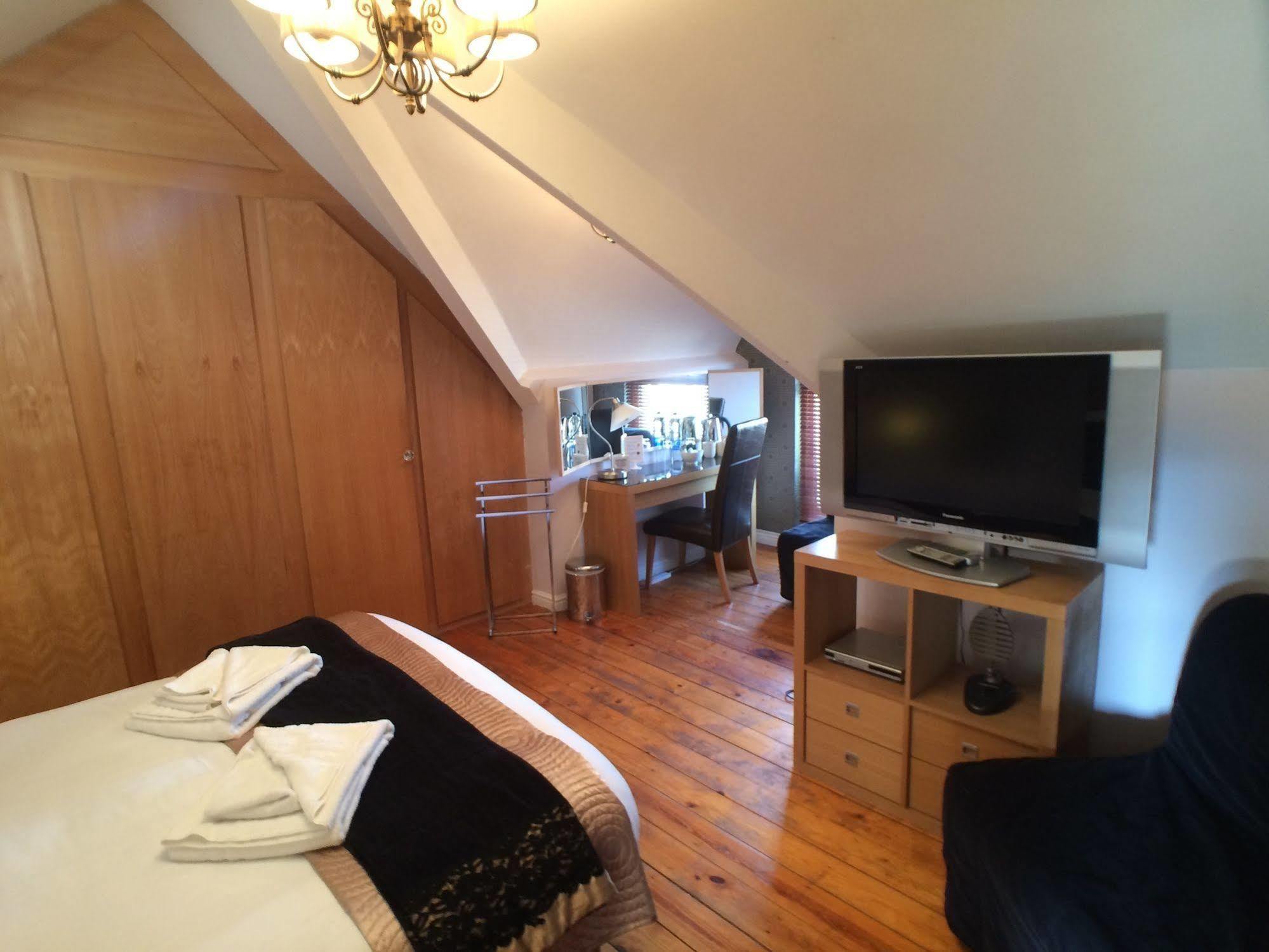 Ty Rosa Rooms Cardiff Esterno foto