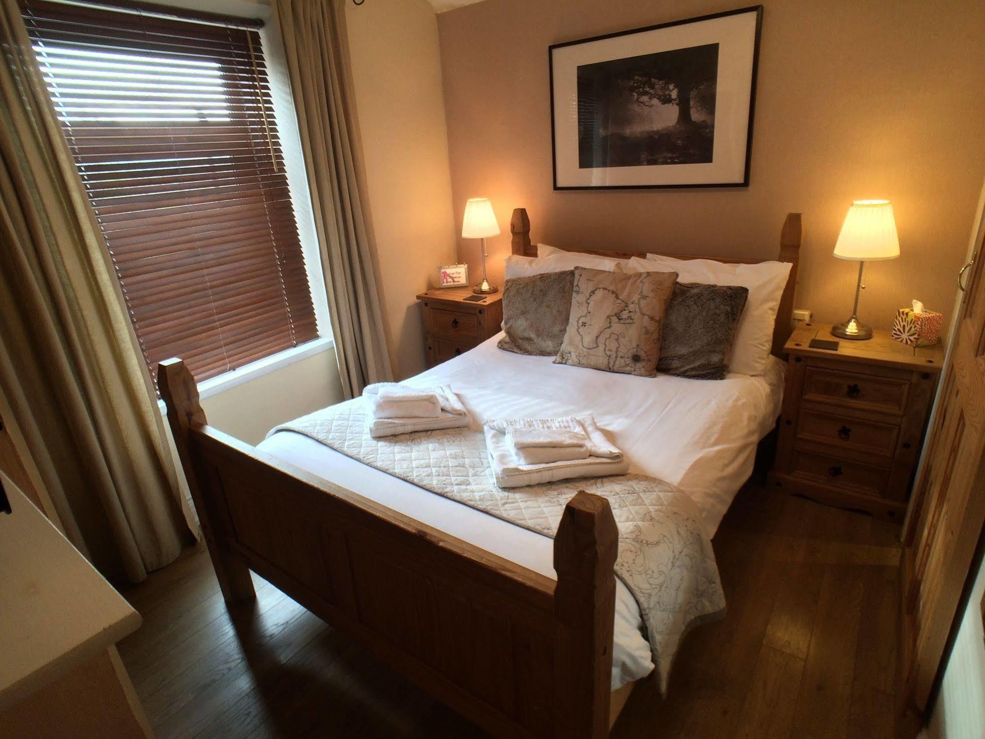 Ty Rosa Rooms Cardiff Esterno foto